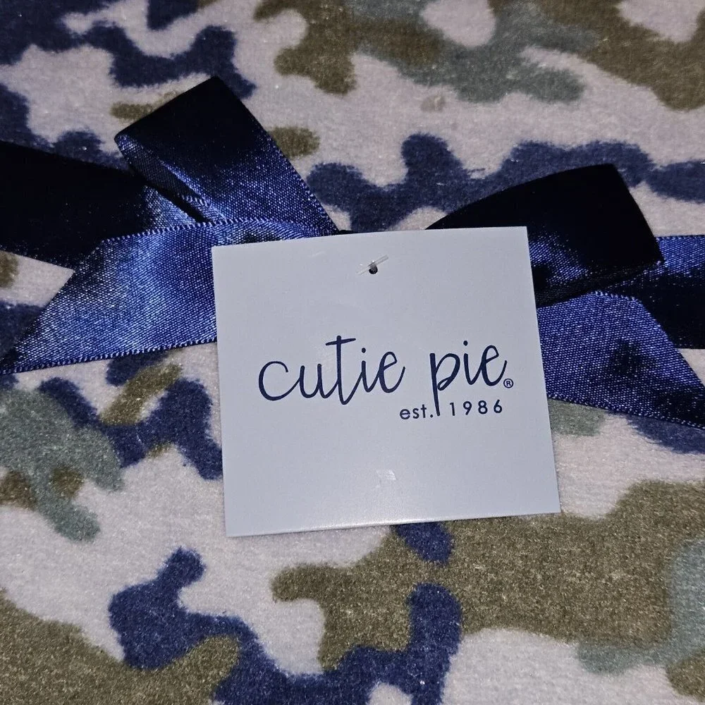 Cutie Pie blue green